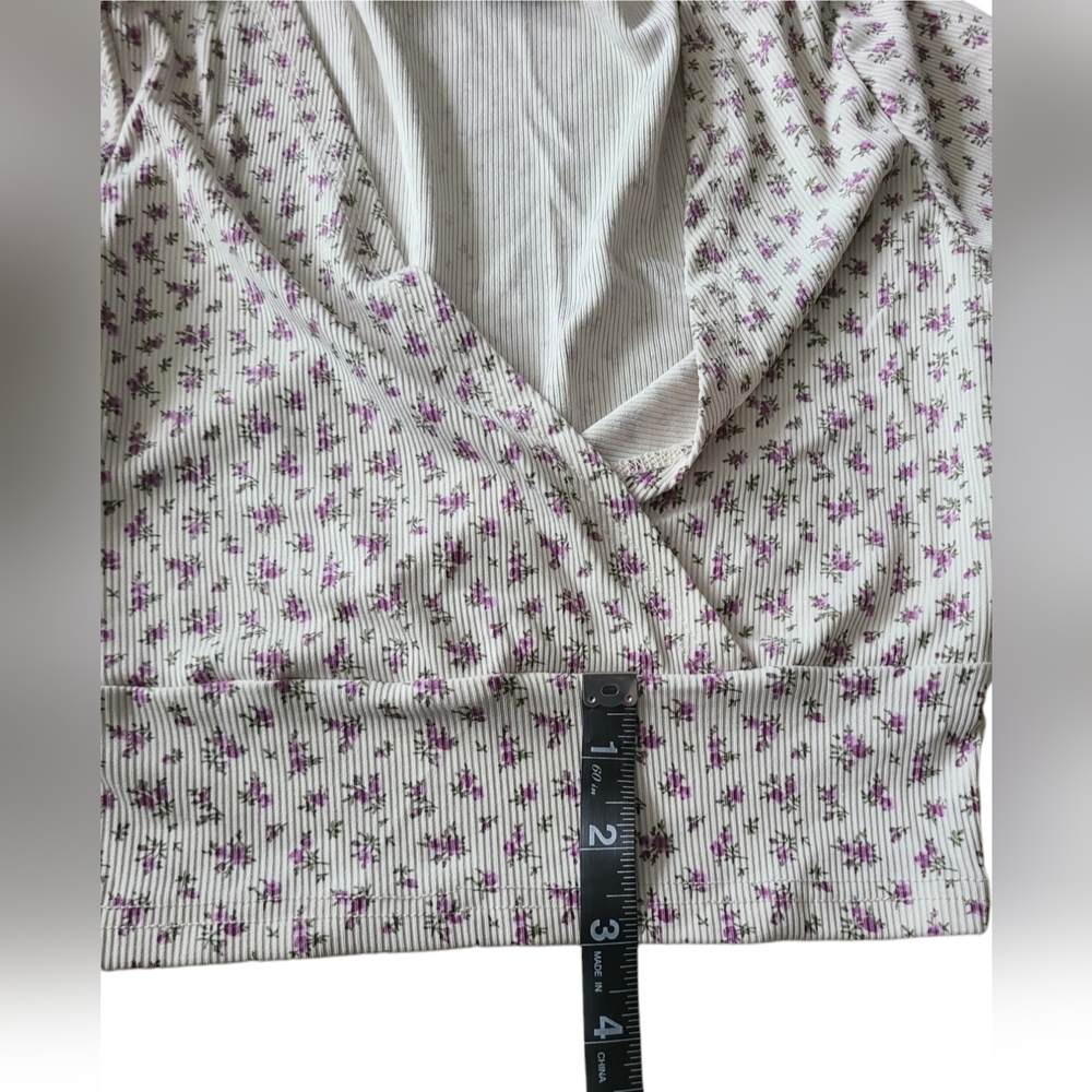 SHEIN| JUNIORS FLORAL DEEP  V-NECK BLOUSE | SIZE XS - Picture 10 of 13